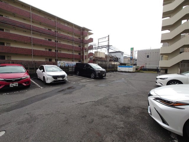 ◆令和６年３月リフォーム完了済み◆駅近マンション◆３ＬＤＫ◆グラン・ドマーレ久津川の駐車場|駐車場
