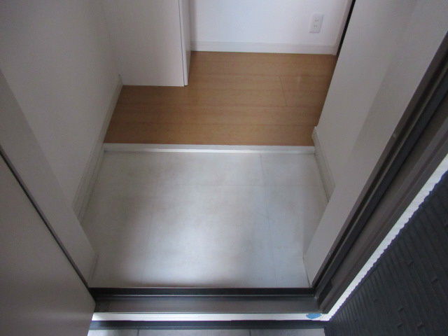 クレアージュ山手の玄関