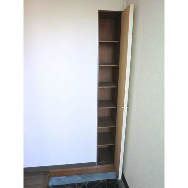 明石市東山町のアパートの収納