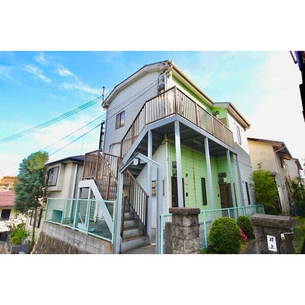 明石市東山町のアパートの外観