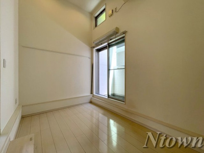 【居間・リビング】 | サンエイブリッジⅡ | こちらのリビングで趣味の時間をお楽しみください