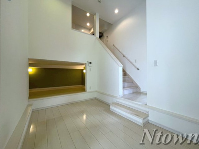 【居間・リビング】 | サンエイブリッジⅡ | ゆったり過ごせるリビングです