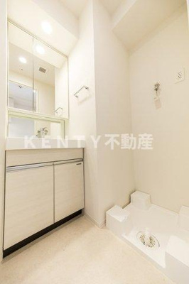 【洗面所】 | ライオンズフォーシア五反田 | 広い洗面スペース