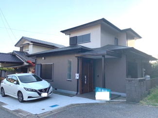 【外観】 | リフォーム済につきすぐにご入居いただけます！
外観は外壁・屋根塗装済みなので、きれいです♪
室内はハウスクリーニング済みで気持ちよくお過ごしいただけます。
ご見学大歓迎です！
お気軽にお問合せ下さい♪