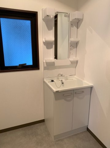 クレマティースレジデンス松島の独立洗面台