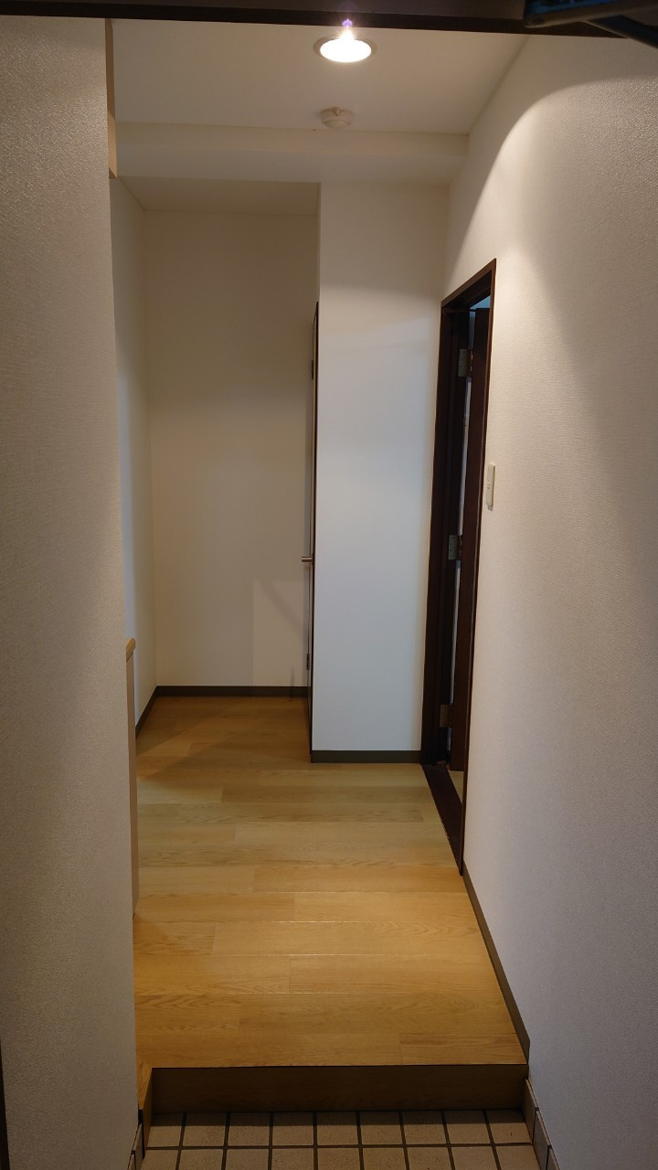 クレマティースレジデンス松島の玄関