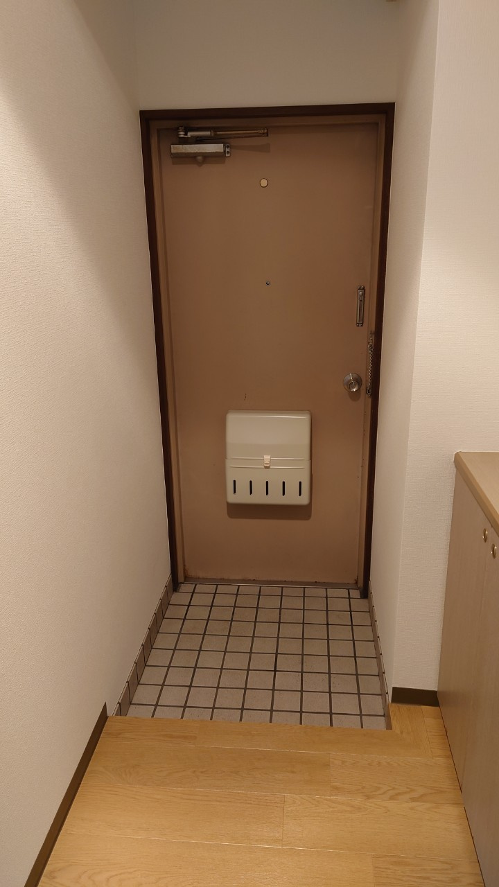 クレマティースレジデンス松島の玄関