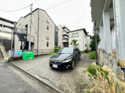 【駐車場】 | ニューハイツ | いつでも目の届く敷地内に駐車場があります♪お車をお持ちの方におすすめです！