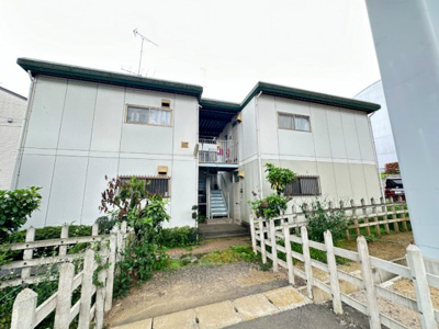 【外観】 | ニューハイツ | 小田急多摩線「五月台」駅まで徒歩3分！便利な立地の2階建てアパートです♪通勤通学はもちろん、お買い物やお出かけにもGood☆