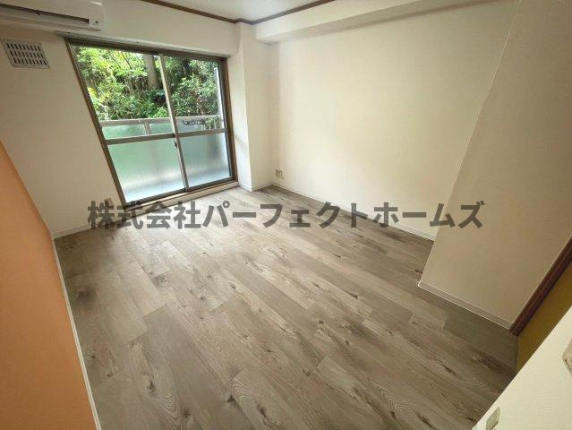 枚方グランドマンションの居間・リビング|こちらの居間で趣味の時間をお楽しみください