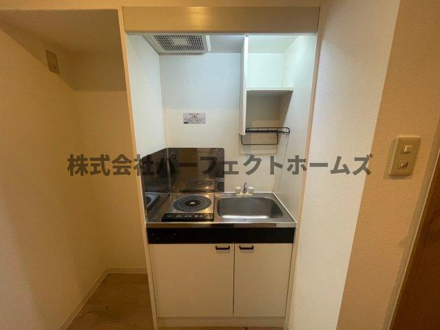 枚方グランドマンションのキッチン|コンパクトなキッチンで掃除もラクラク