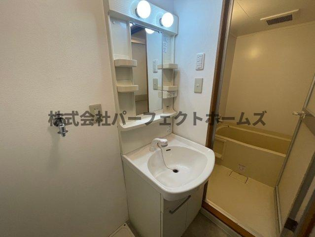 枚方グランドマンションの洗面所|忙しい朝には欠かせない洗面所です