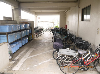 【その他共用部分】 | 建物内に、便利な駐輪場があります。
