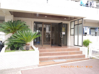 【その他共用部分】 | タイル張りの都会的なエントランス