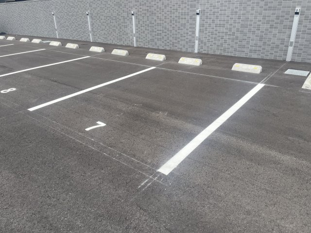 エスペーロ青山北の駐車場