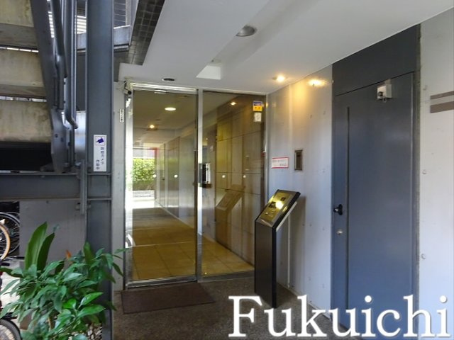 パークヴィラ中根のエントランス