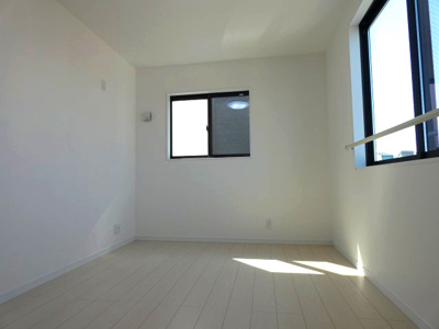 【洋室】 | 熱田区三番町　新築戸建　２号棟 | シンプルな作りなのでお好きなインテリアでお部屋をコーディネートできます！