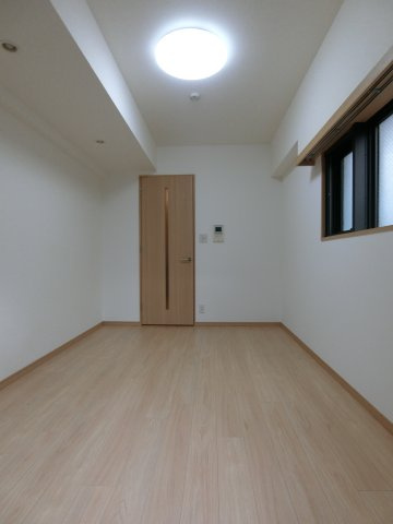 ルーブル武蔵小杉弐番館の居間・リビング