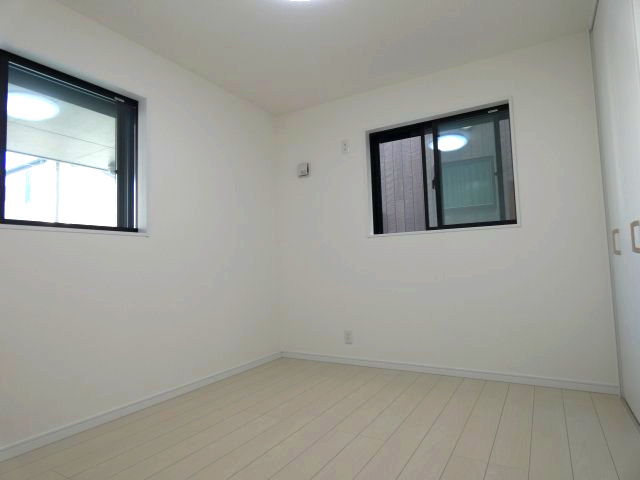 熱田区三番町　新築戸建　５号棟の洋室|居住スペースとして十分な広さを確保しているので、お子様用のお部屋としてご利用できます♪