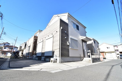 【外観】 | 越谷市袋山　中古戸建 | 太陽の恩恵を存分に受けられる邸宅。住まうご家族の心地よさを最優先した意匠をご体感下さい。