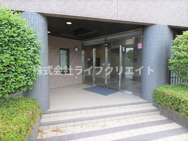 グランシェール豊田のエントランス