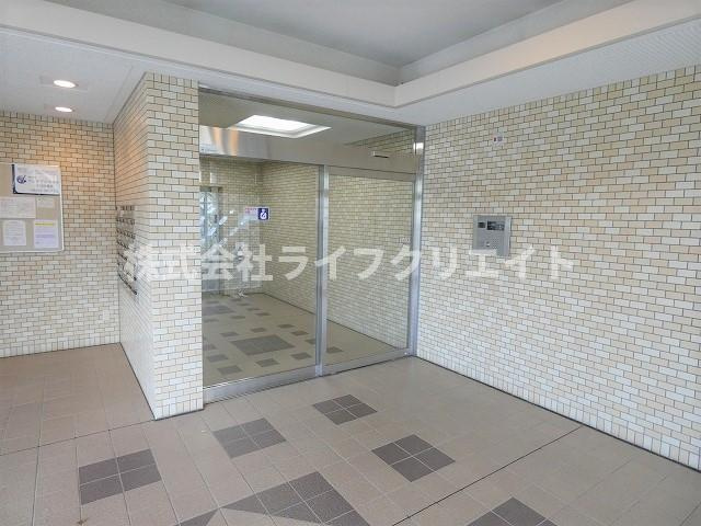 グランシェール豊田のエントランス