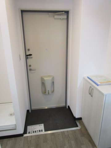 大阪市淀川区十三元今里２丁目の賃貸マンションの玄関