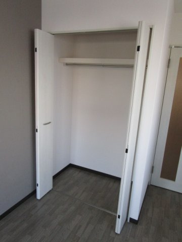 大阪市淀川区十三元今里２丁目の賃貸マンションの収納