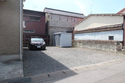 【駐車場】 | NSハウス | 乗用車３台は停められます