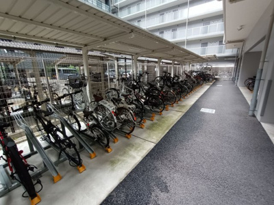 【その他共用部分】 | エスリード新大阪レジデンス | 自転車置き場です。