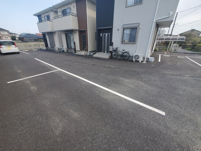 グランソフィア上野の駐車場