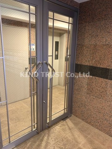 ドムール天満のエントランス