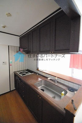 ライオンズマンションマキシム櫛原のキッチン|コンパクトなキッチンで掃除もラクラク