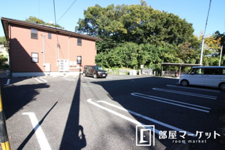 【駐車場】