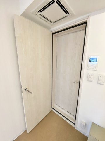 「防音マンション」ジュエシュピーレン蓮根のその他|防音の象徴の2重扉！（同一マンションの別部屋となります）