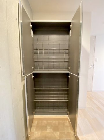 「防音マンション」ジュエシュピーレン蓮根の収納|ちょっとした収納スペースも充実しています（同一マンションの別部屋となります）