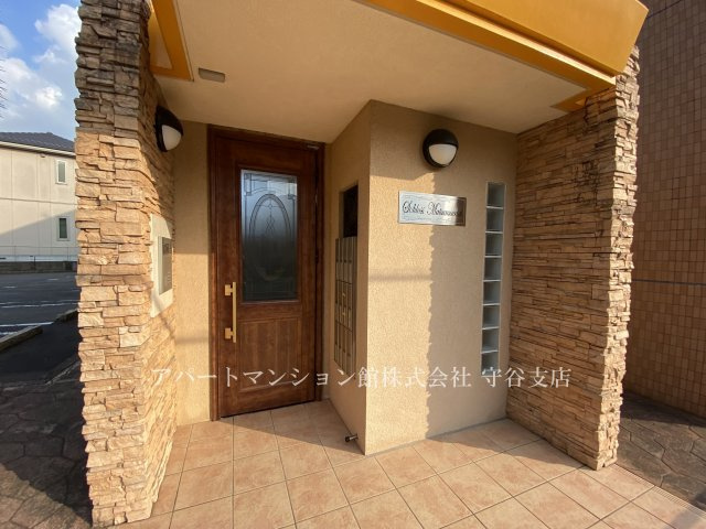 シュロス松前台のエントランス