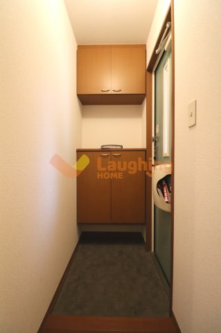 ルミエール南花畑の玄関|明るい玄関です※別号室のお写真になります。