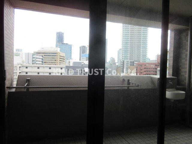 リーガル西天満Ⅱのバルコニー|お洗濯にも便利なバルコニー付き