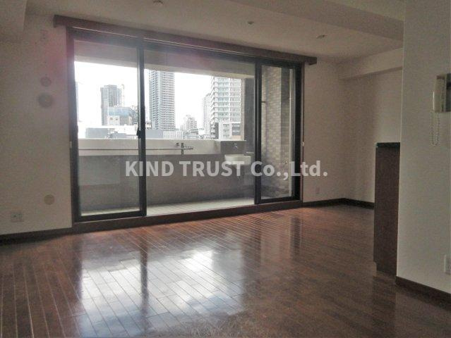 リーガル西天満Ⅱの居間・リビング|使いやすいリビングです