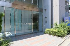 Art Pension高井田のエントランス