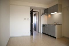 Art Pension高井田の居間・リビング