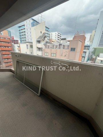 岡本ビルのバルコニー|広々としたバルコニーです