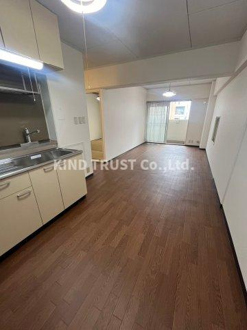 岡本ビルの居間・リビング|おしゃれな居間です