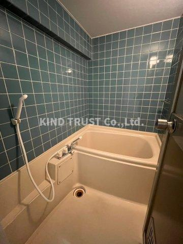 岡本ビルの浴室|ゆったり過ごせるお風呂です