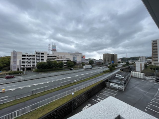 【展望】 | 前面はさえぎる高層ビルもなく、美しい青空の眺望が広がります