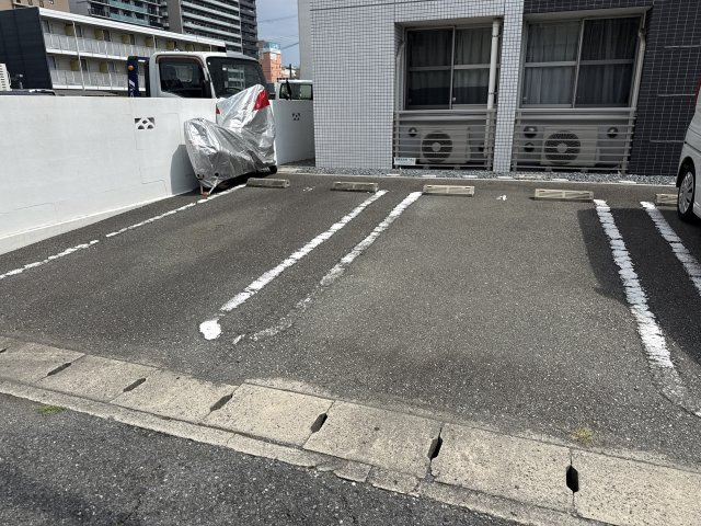 ジュエルの駐車場
