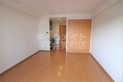 【寝室】 | リーガル弁天町Ⅱ | 落ち着いた色調の寝室です