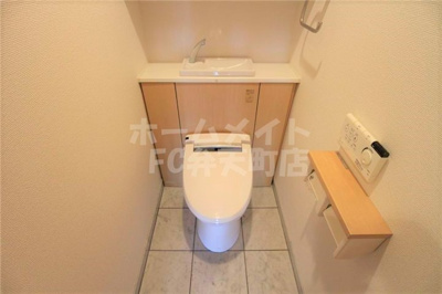 【トイレ】 | リーガル弁天町Ⅱ | ゆったりとした空間のトイレです