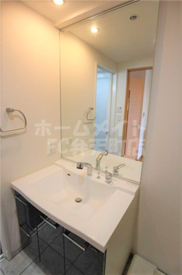 【洗面所】 | リーガル弁天町Ⅱ | 使いやすい洗面所です